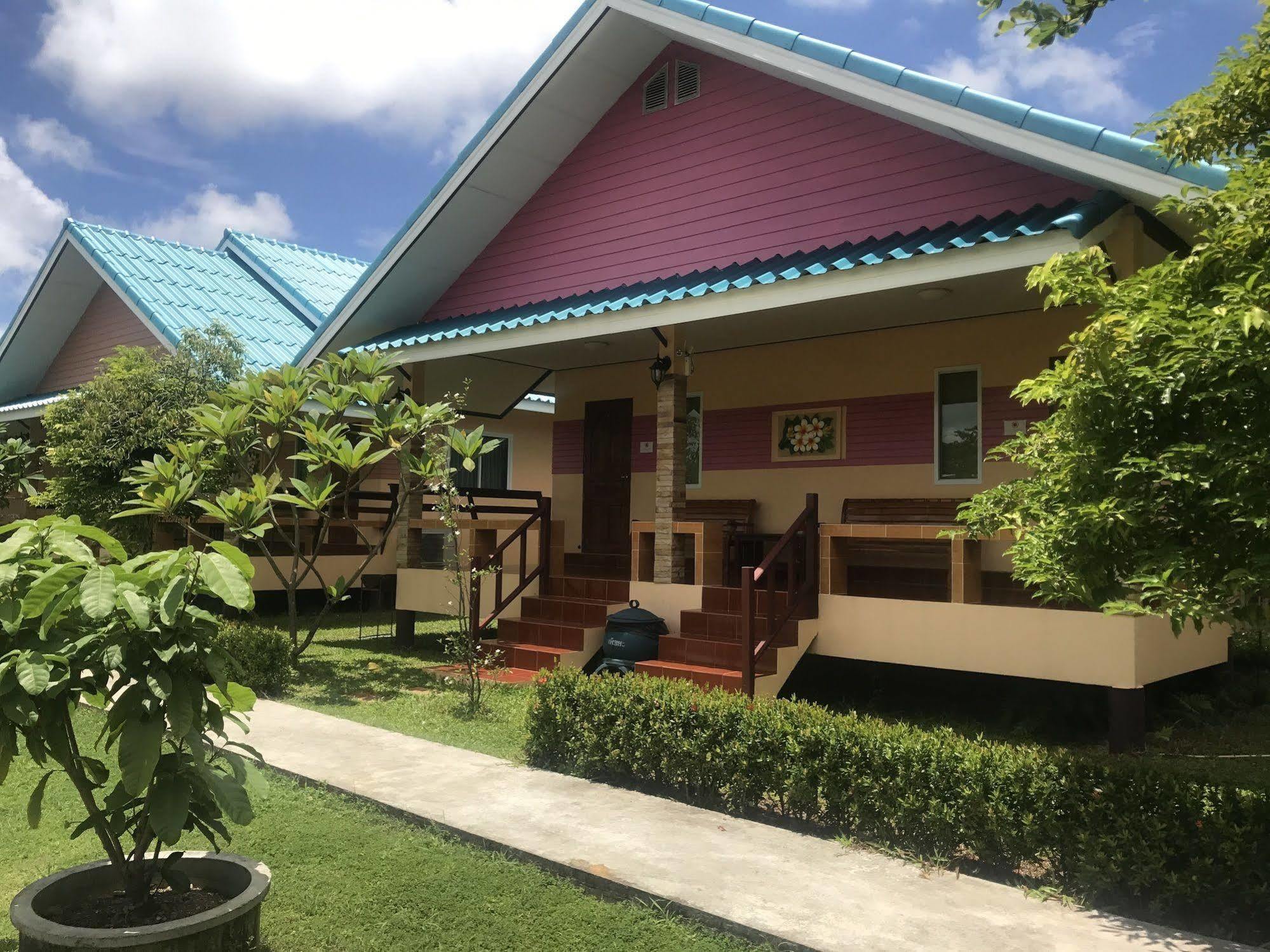 Sangtong Beach Resort Лаем-Синг Экстерьер фото